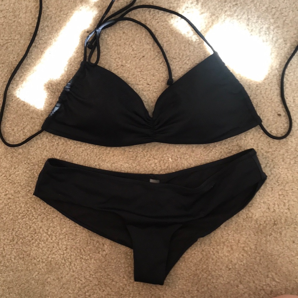 Victoria’s Secret bikini